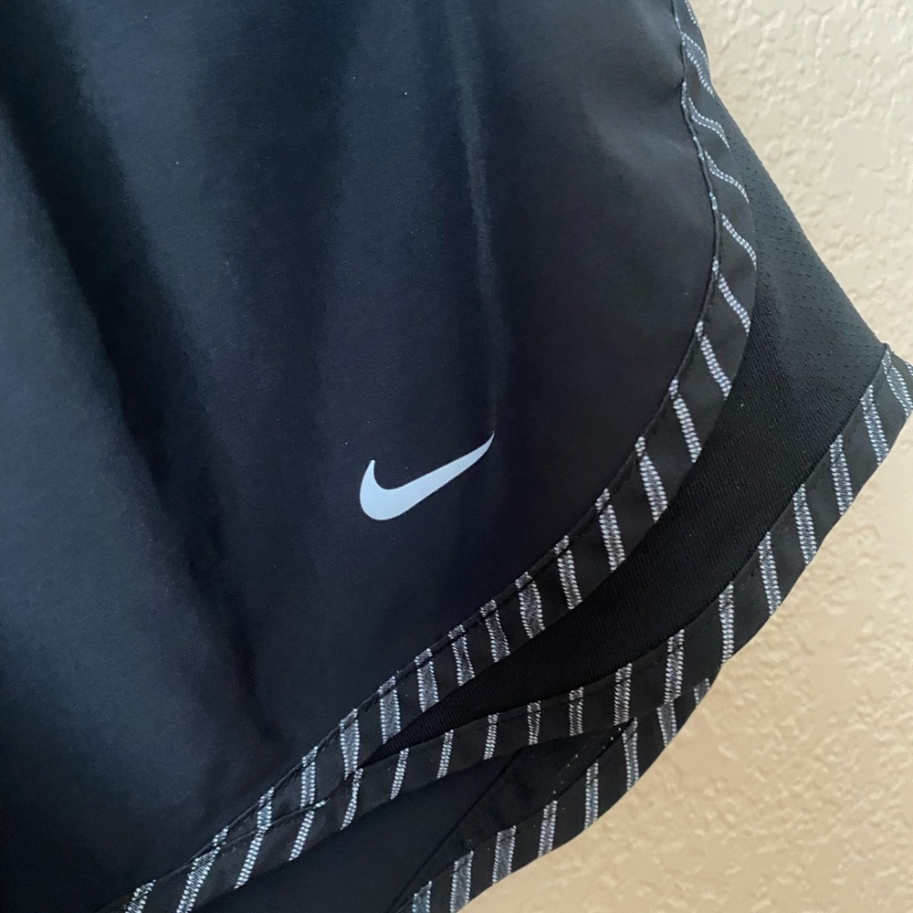 Nike Tempo Athletic Shorts - Women’s XS - Black - Picture 3 of 8
